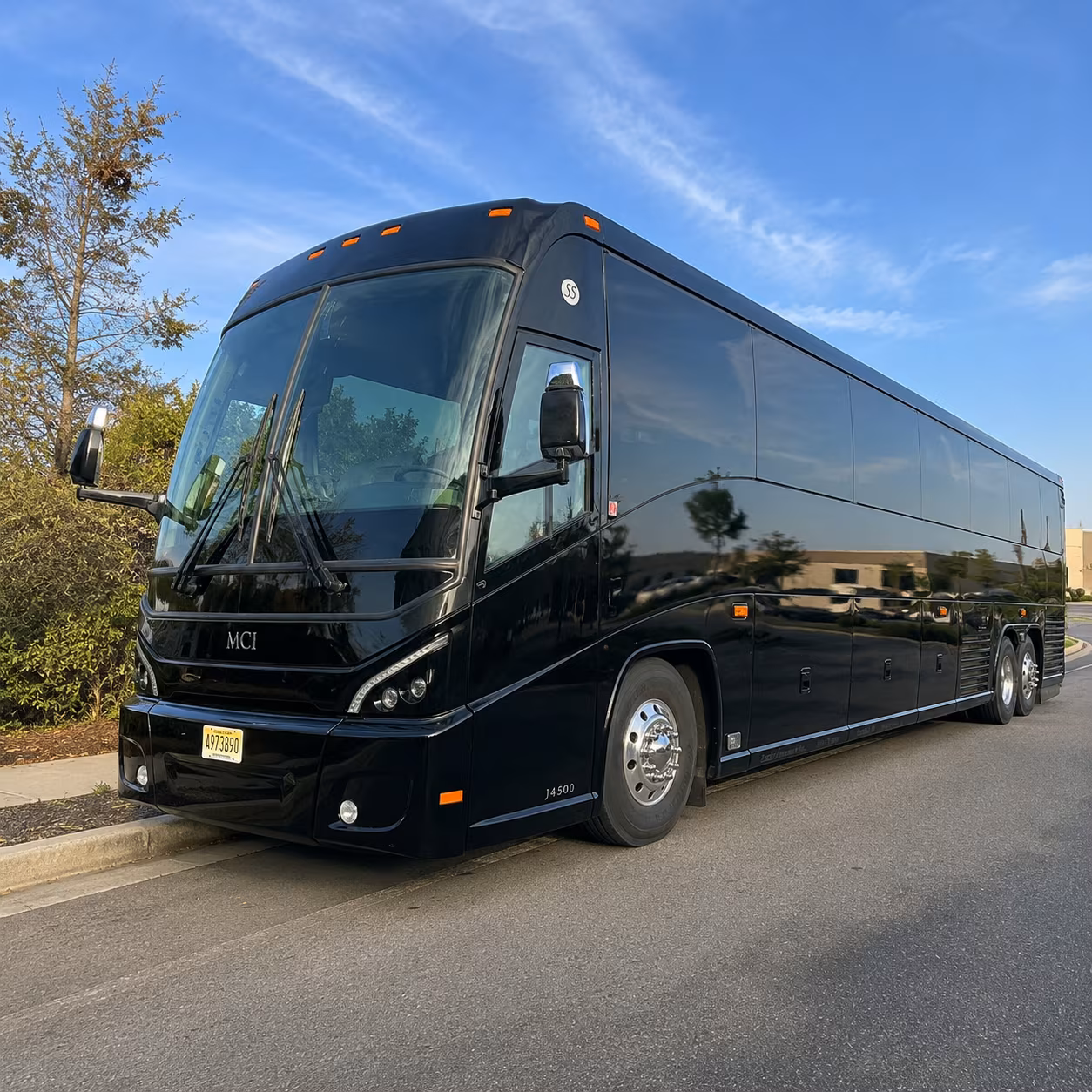 employee shuttle buses across cummings research park